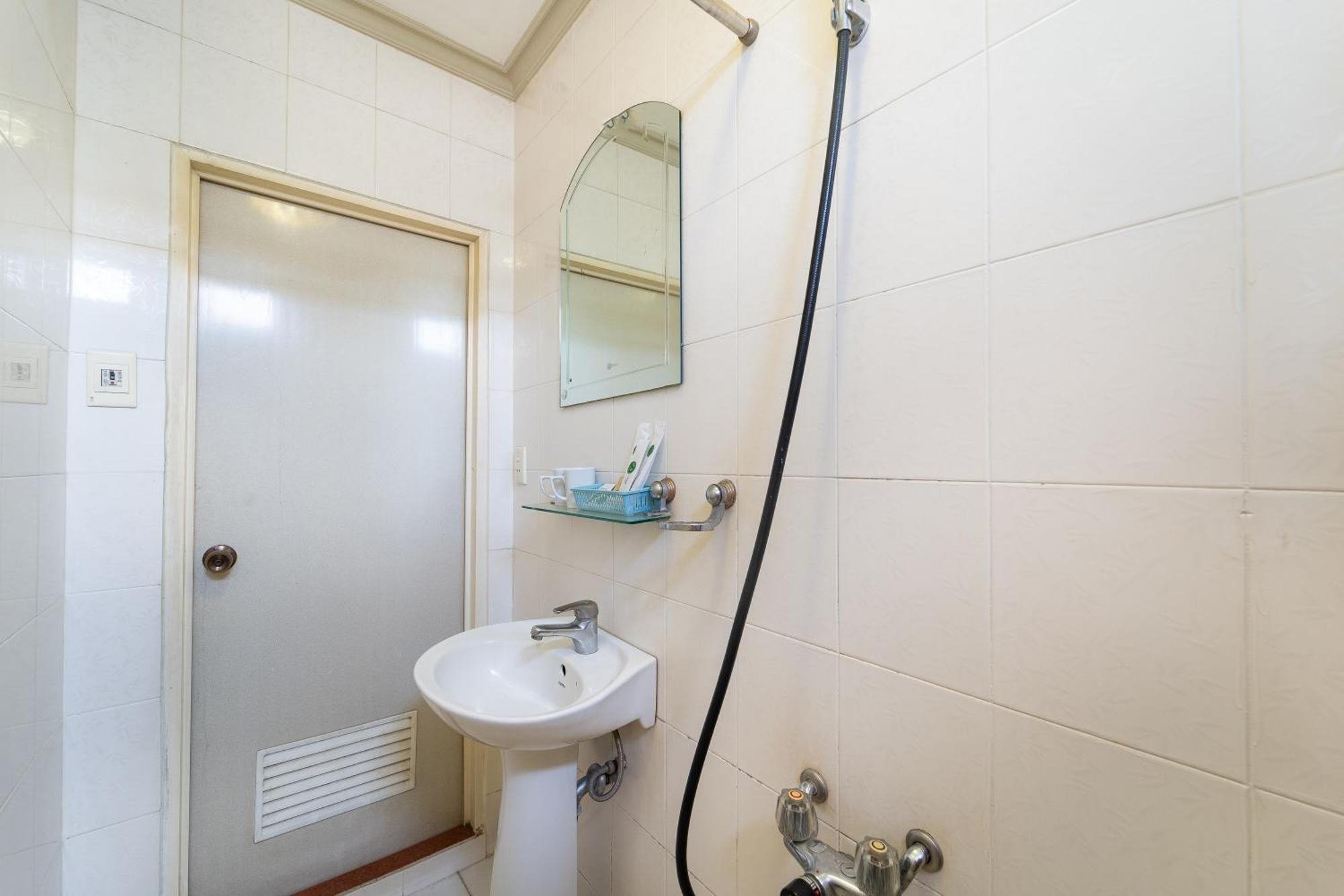 Collection O Madam Cuc Hotel Ho Chi Minh City Exterior photo
